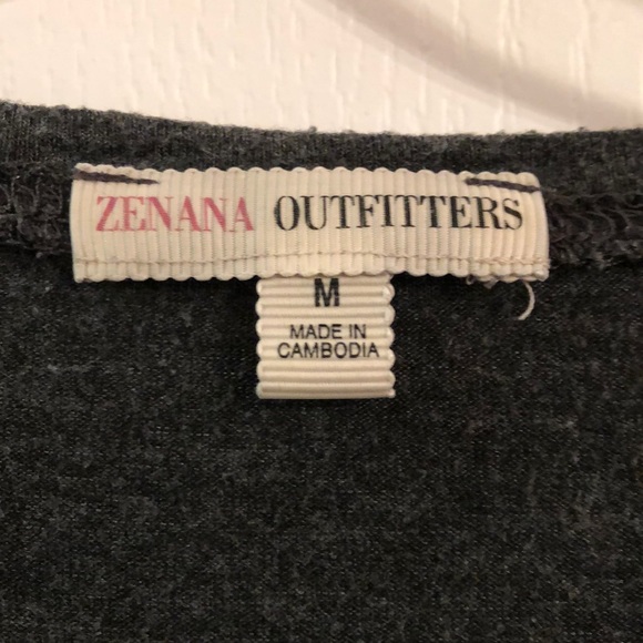 ZENANA OUTFITTERS T-shirt - Picture 3 of 3
